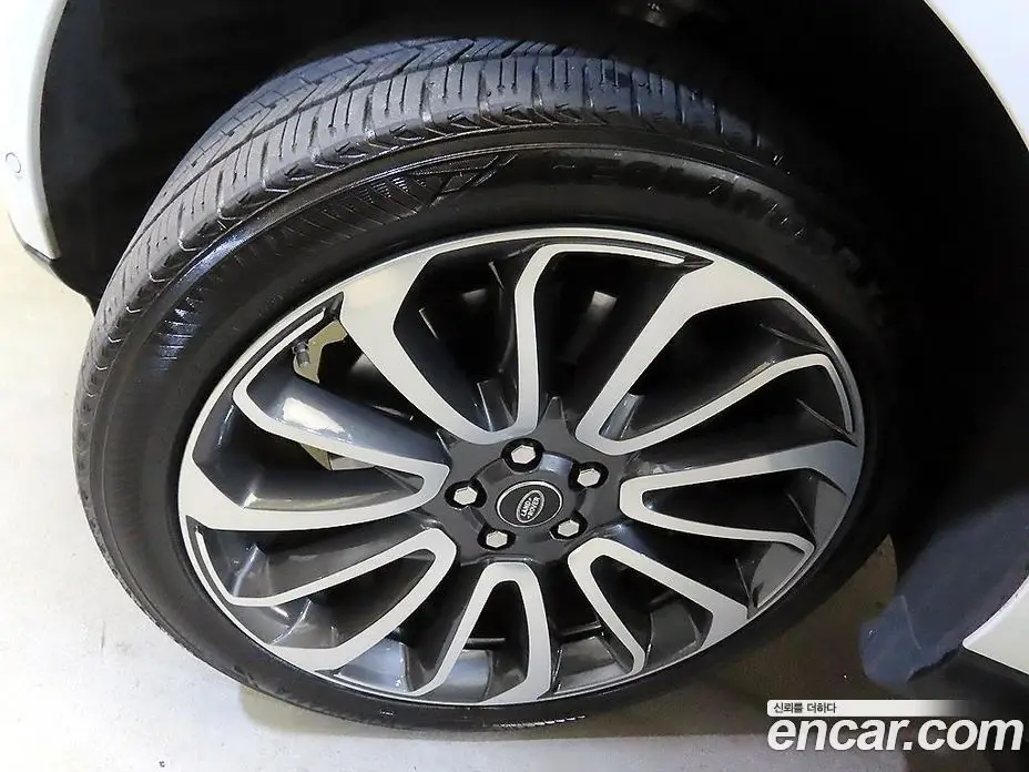 Land Rover Range Rover 2017 4.4 автомат (гидро), фото 20