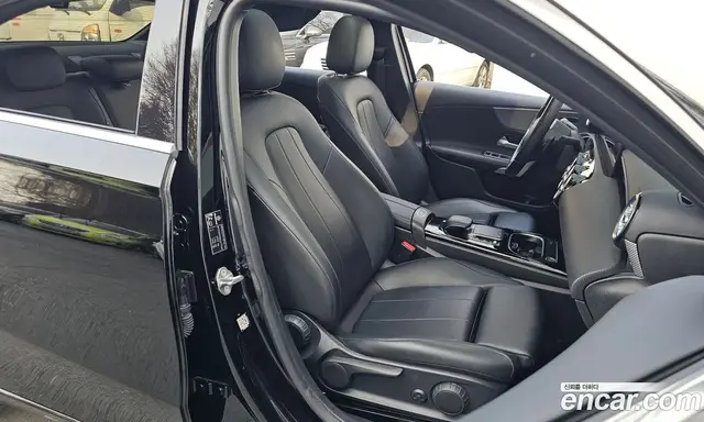 Mercedes-Benz A-Class 2020 2.0 автомат (гидро), миниатюра 12