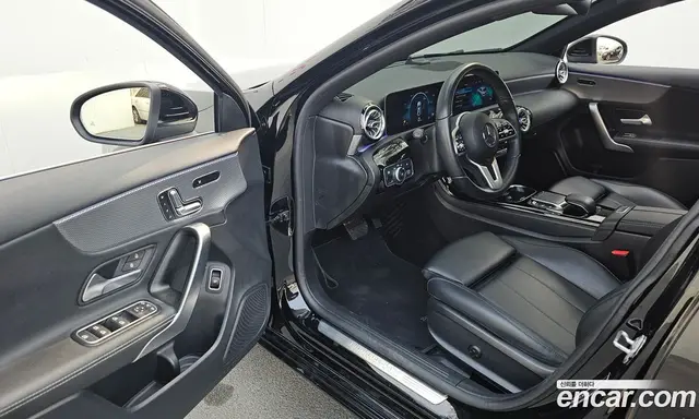 Mercedes-Benz A-Class 2020 2.0 автомат (гидро), миниатюра 10