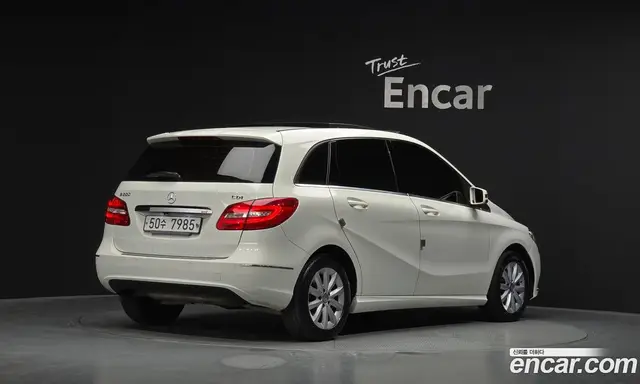 Mercedes-Benz B-Class 2014 1.8 автомат (гидро), миниатюра 2