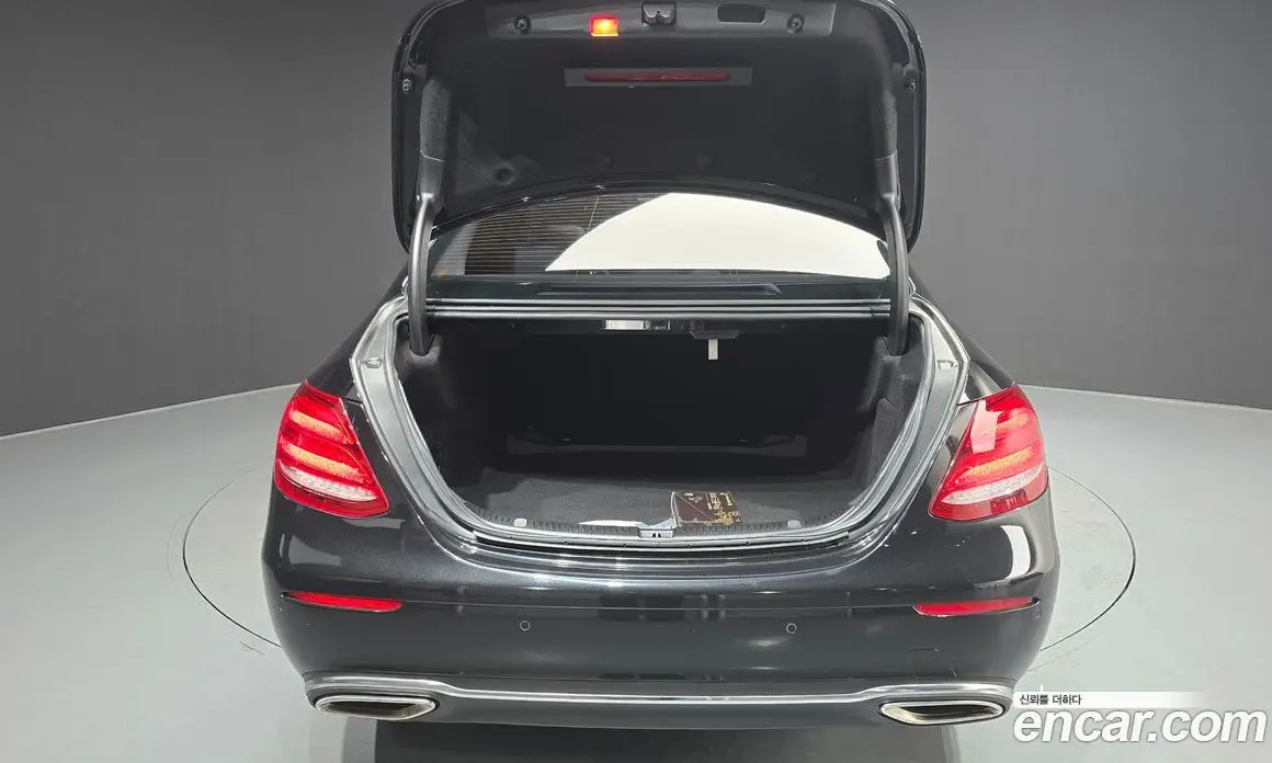 Mercedes-Benz E-Class 2017 2.0 автомат (гидро), фото 20