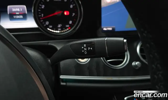 Mercedes-Benz E-Class 2017 2.0 автомат (гидро), миниатюра 9