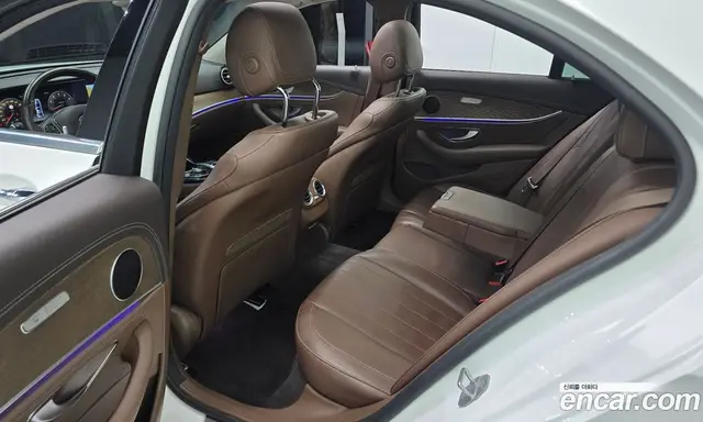 Mercedes-Benz E-Class 2017 2.0 автомат (гидро), миниатюра 12