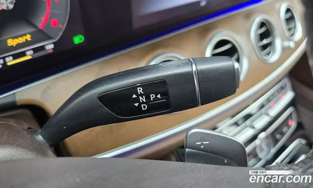 Mercedes-Benz E-Class 2017 2.0 автомат (гидро), миниатюра 9