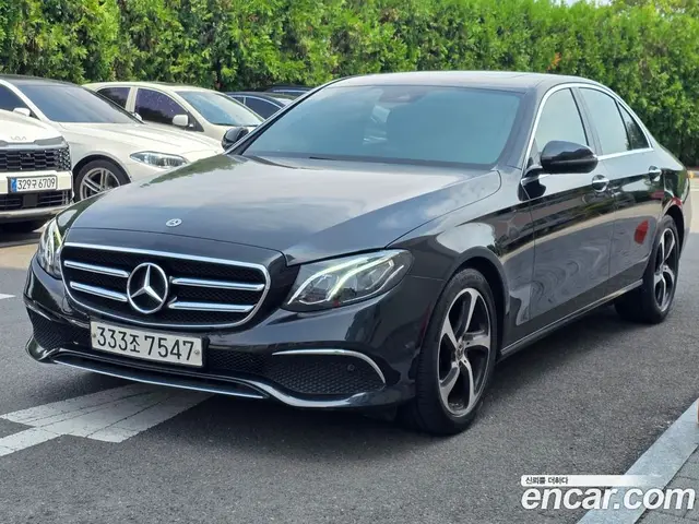 Mercedes-Benz E-Class 2020 2.0 автомат (гидро), миниатюра 1