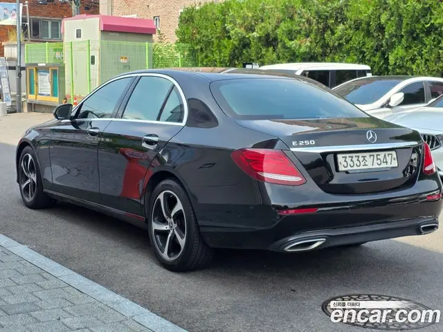 Mercedes-Benz E-Class 2020 2.0 автомат (гидро), миниатюра 4