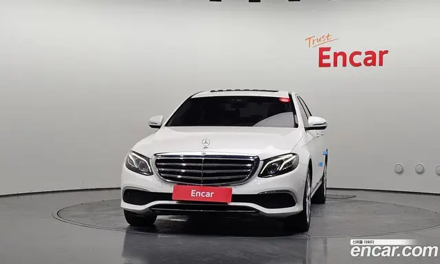 Mercedes-Benz E-Class 2020 1.9 автомат (гидро), миниатюра 3