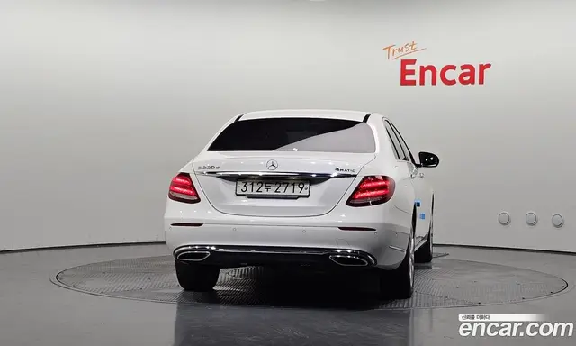 Mercedes-Benz E-Class 2020 1.9 автомат (гидро), миниатюра 4