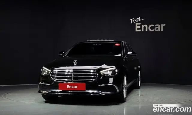 Mercedes-Benz E-Class 2021 2.0 автомат (гидро), миниатюра 3