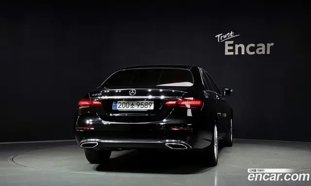 Mercedes-Benz E-Class 2021 2.0 автомат (гидро), миниатюра 4