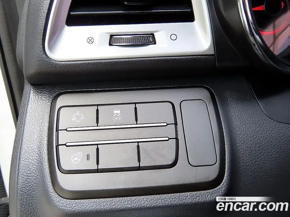 SsangYong TIBOLI 2015 1.6 автомат (гидро), фото 12