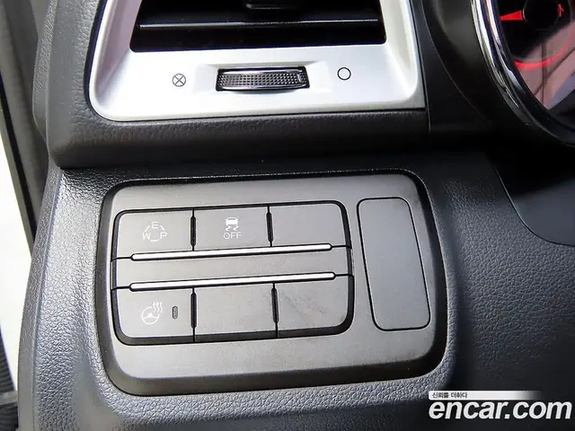 SsangYong TIBOLI 2015 1.6 автомат (гидро), миниатюра 12