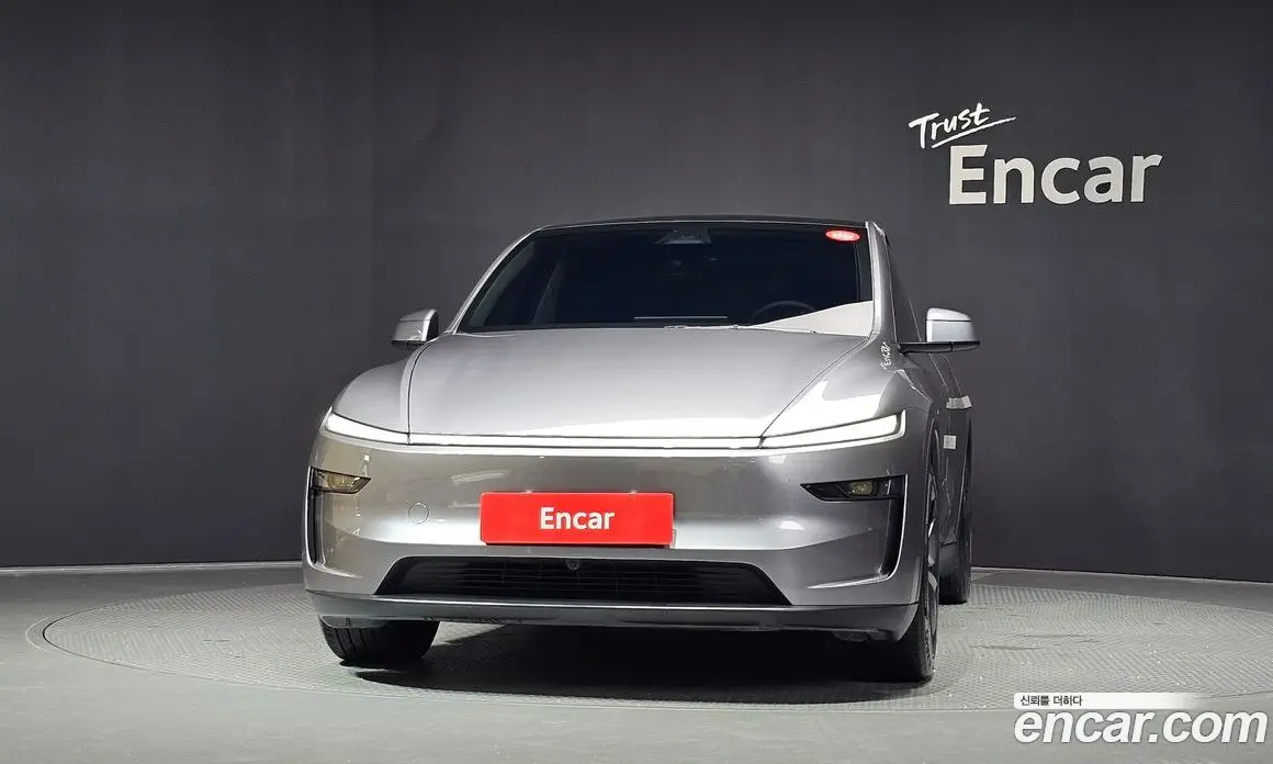 Tesla Model Y 2025 0.2 автомат (гидро), фото 3