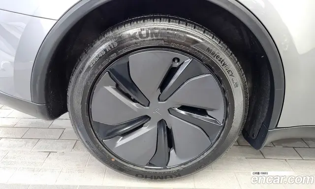 Tesla Model Y 2025 0.2 автомат (гидро), миниатюра 5