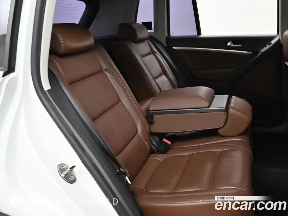 Volkswagen Tiguan 2015 2.0 автомат (гидро), фото 12
