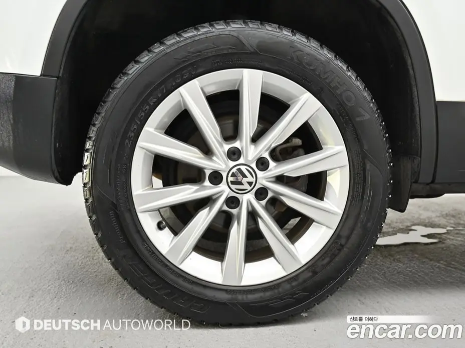 Volkswagen Tiguan 2015 2.0 автомат (гидро), фото 5