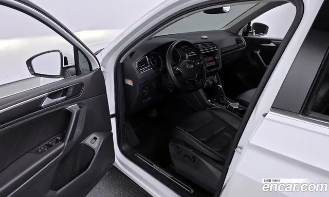 Volkswagen Tiguan 2020 2.0 автомат (гидро), миниатюра 11 Volkswagen Tiguan 2020 2.0 автомат (гидро), миниатюра 11