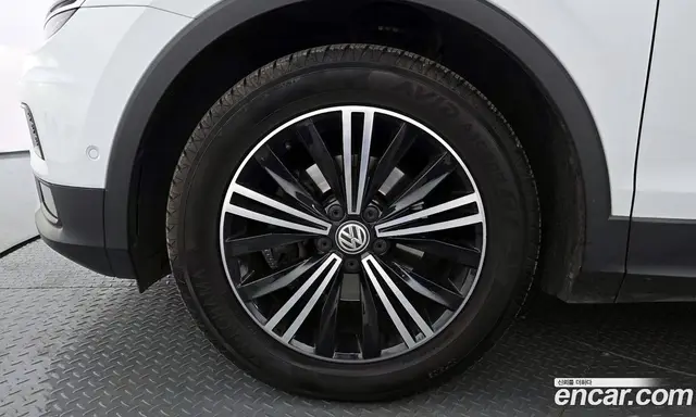 Volkswagen Tiguan 2020 2.0 автомат (гидро), миниатюра 5 Volkswagen Tiguan 2020 2.0 автомат (гидро), миниатюра 5