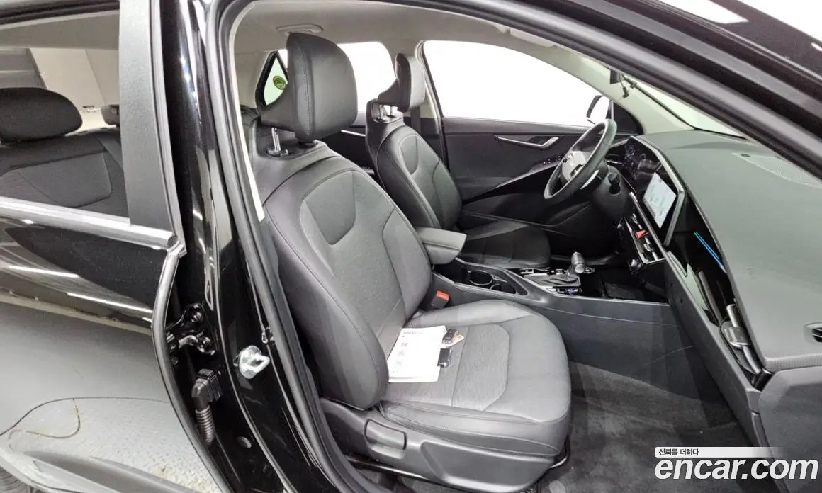 Kia Niro 2022 1.6 автомат (гидро), фото 19