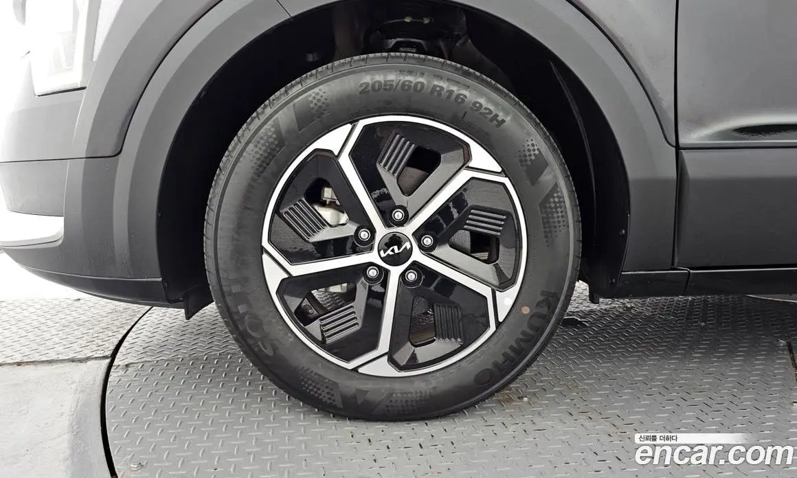 Kia Niro 2022 1.6 автомат (гидро), фото 5