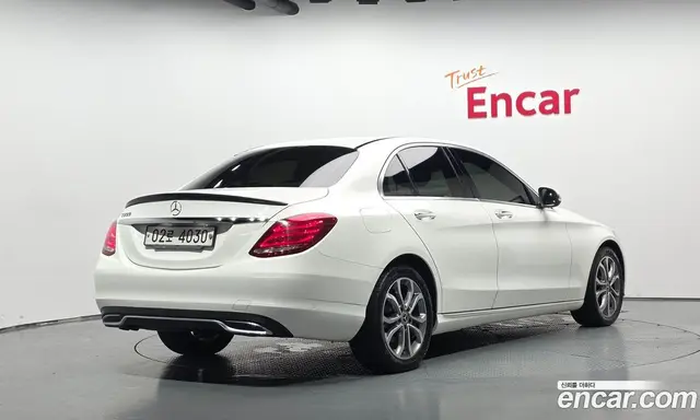 Mercedes-Benz C-Class 2017 2.0 автомат (гидро), миниатюра 2 Mercedes-Benz C-Class 2017 2.0 автомат (гидро), миниатюра 2