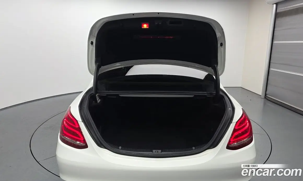 Mercedes-Benz C-Class 2017 2.0 автомат (гидро), фото 20 Mercedes-Benz C-Class 2017 2.0 автомат (гидро), фото 20