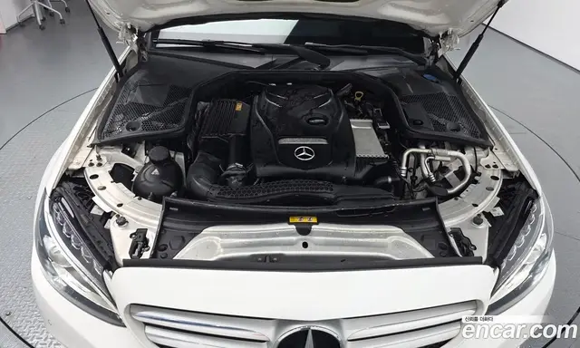 Mercedes-Benz C-Class 2017 2.0 автомат (гидро), миниатюра 6 Mercedes-Benz C-Class 2017 2.0 автомат (гидро), миниатюра 6