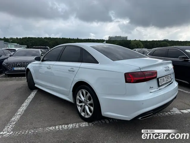 Audi A6 2018 2.0 автомат (гидро), миниатюра 4