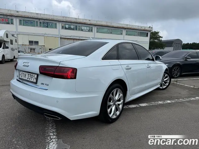 Audi A6 2018 2.0 автомат (гидро), миниатюра 5
