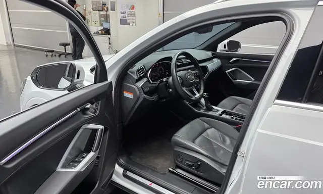 Audi Q3 2024 2.0 автомат (гидро), миниатюра 10 Audi Q3 2024 2.0 автомат (гидро), миниатюра 10