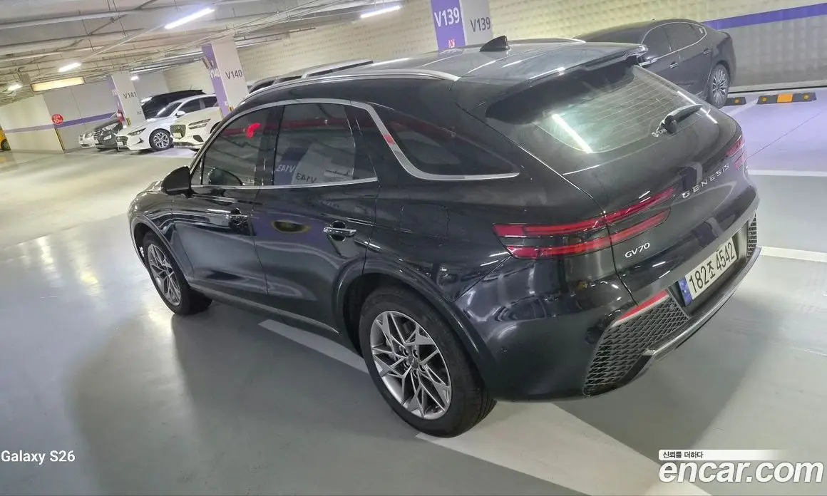 Genesis GV70 2022 2.2 автомат (гидро), фото 3 Genesis GV70 2022 2.2 автомат (гидро), фото 3