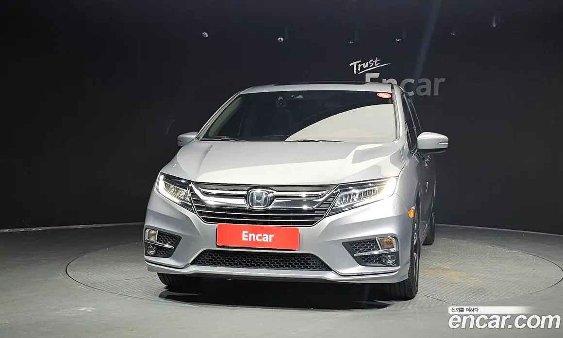 Honda Odyssey 2017 3.5 автомат (гидро), фото 3 Honda Odyssey 2017 3.5 автомат (гидро), фото 3