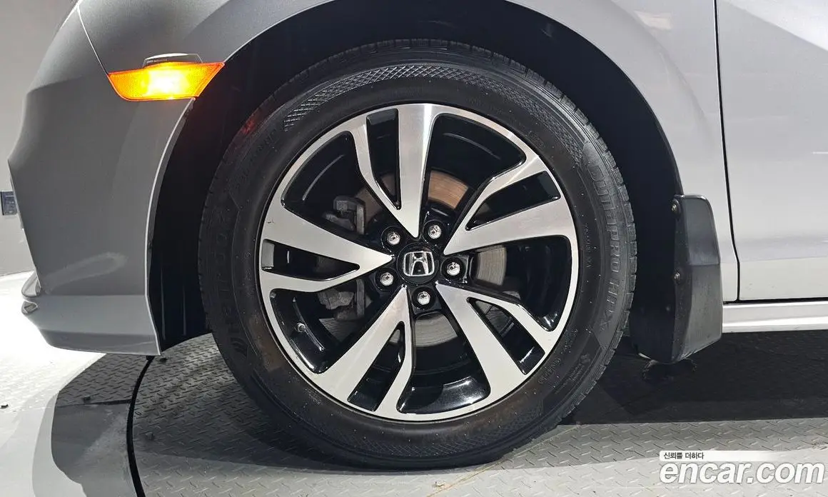 Honda Odyssey 2017 3.5 автомат (гидро), фото 5 Honda Odyssey 2017 3.5 автомат (гидро), фото 5