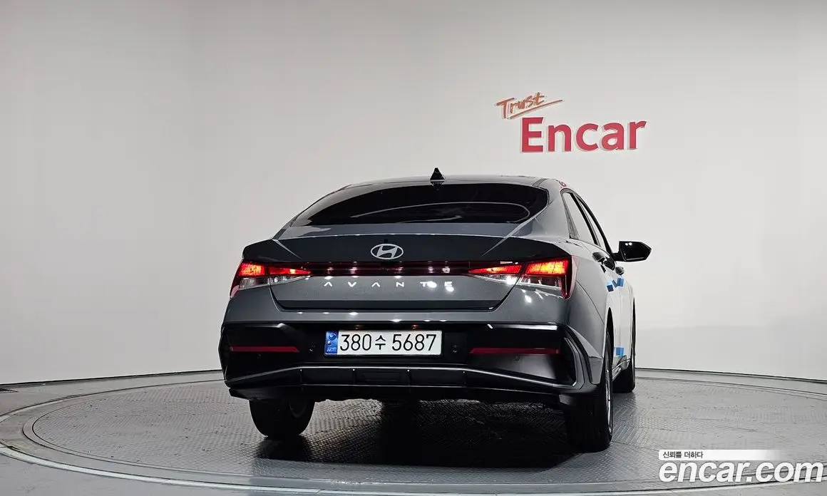 Hyundai Avante 2024 1.6 автомат (гидро), фото 4