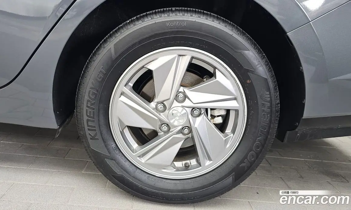 Hyundai Avante 2024 1.6 автомат (гидро), фото 5