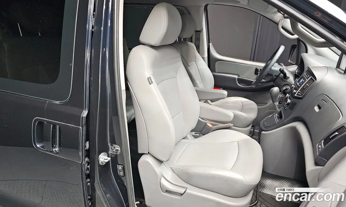 Hyundai Starex 2020 2.5 автомат (гидро), фото 11