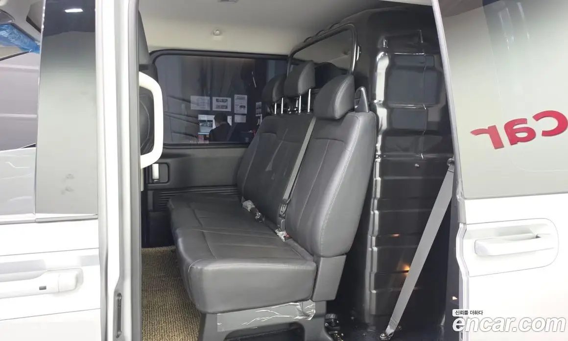 Hyundai Staria 2023 2.2 автомат (гидро), фото 11