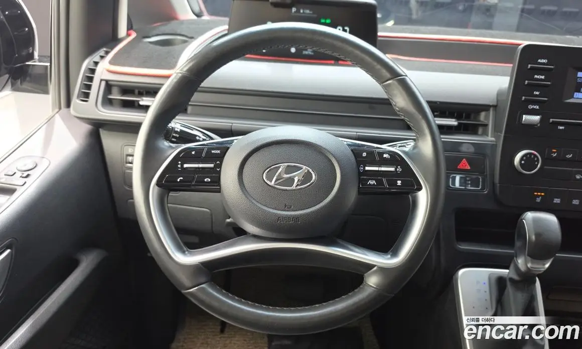 Hyundai Staria 2023 2.2 автомат (гидро), фото 13