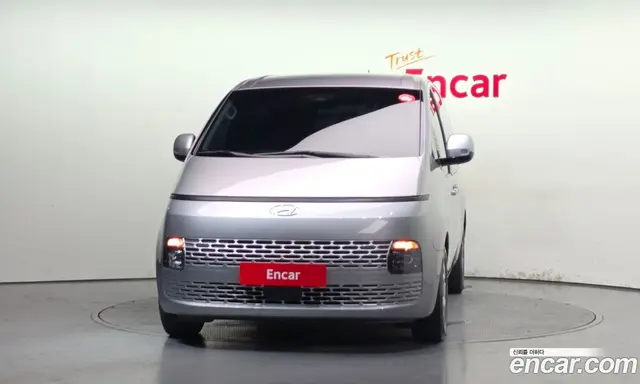 Hyundai Staria 2023 2.2 автомат (гидро), миниатюра 3