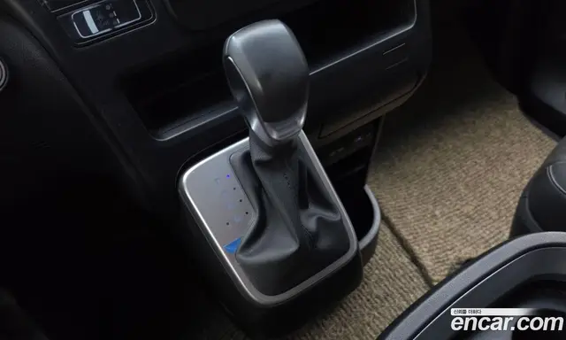 Hyundai Staria 2023 2.2 автомат (гидро), миниатюра 9
