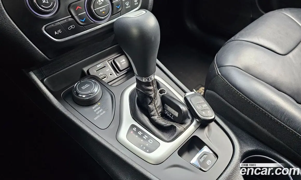 Jeep Cherokee 2017 2.4 автомат (гидро), фото 9 Jeep Cherokee 2017 2.4 автомат (гидро), фото 9