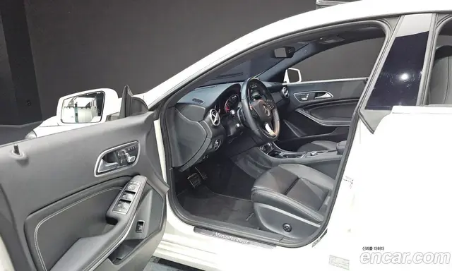 Mercedes-Benz CLA-Class 2016 2.0 автомат (гидро), миниатюра 10 Mercedes-Benz CLA-Class 2016 2.0 автомат (гидро), миниатюра 10