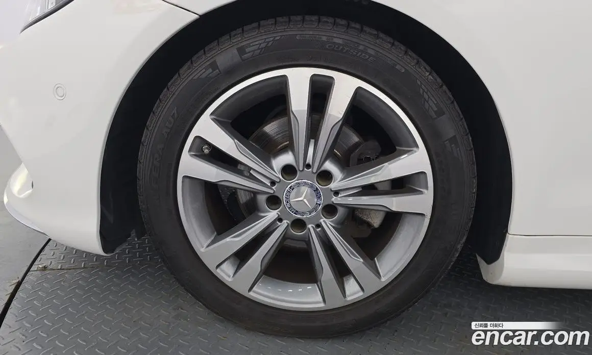 Mercedes-Benz E-Class 2015 2.0 автомат (гидро), фото 5 Mercedes-Benz E-Class 2015 2.0 автомат (гидро), фото 5