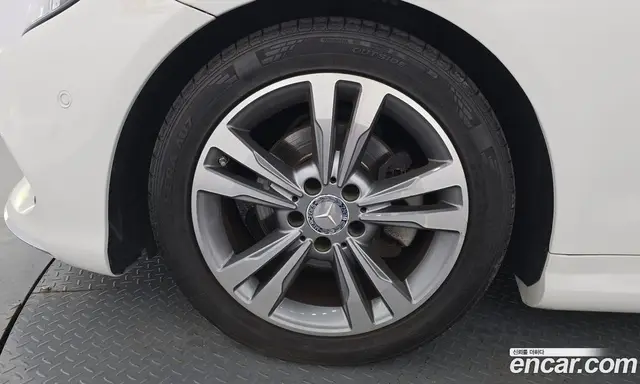 Mercedes-Benz E-Class 2015 2.0 автомат (гидро), миниатюра 5 Mercedes-Benz E-Class 2015 2.0 автомат (гидро), миниатюра 5