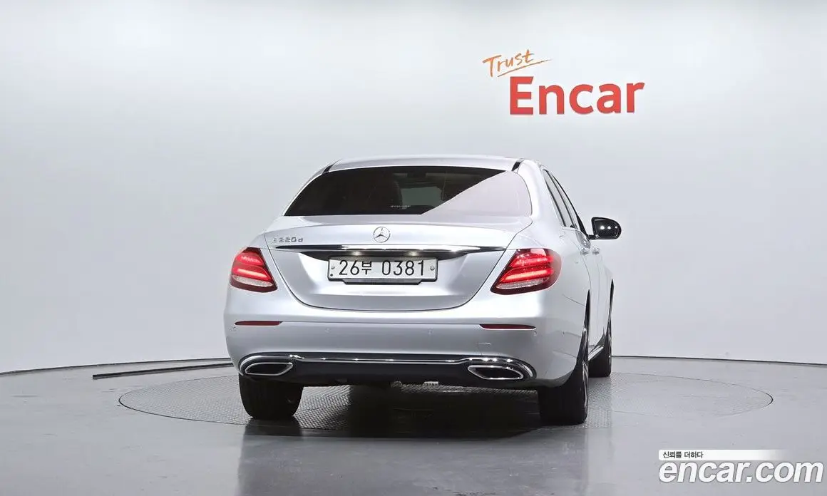 Mercedes-Benz E-Class 2016 1.9 автомат (гидро), фото 4 Mercedes-Benz E-Class 2016 1.9 автомат (гидро), фото 4