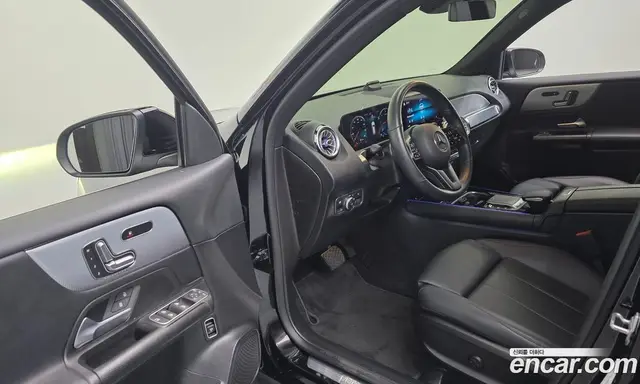 Mercedes-Benz GLB-Class 2021 1.9 автомат (гидро), миниатюра 12