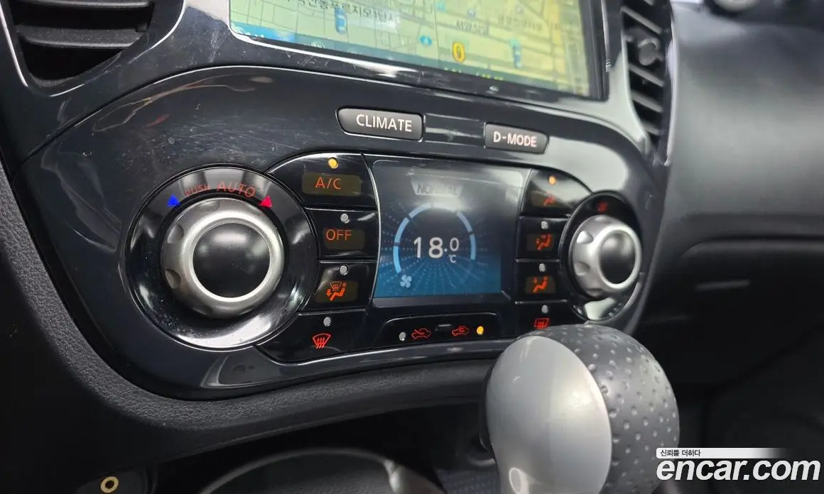 Nissan Juke 2014 1.6 автомат (гидро), фото 17