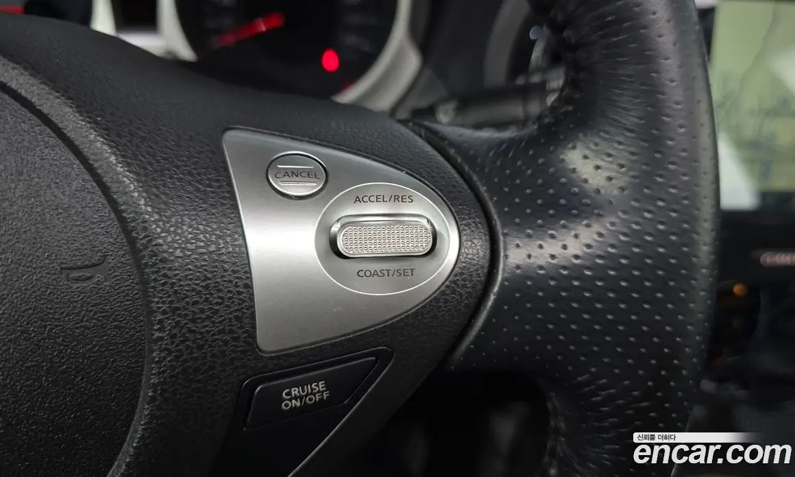 Nissan Juke 2014 1.6 автомат (гидро), фото 18