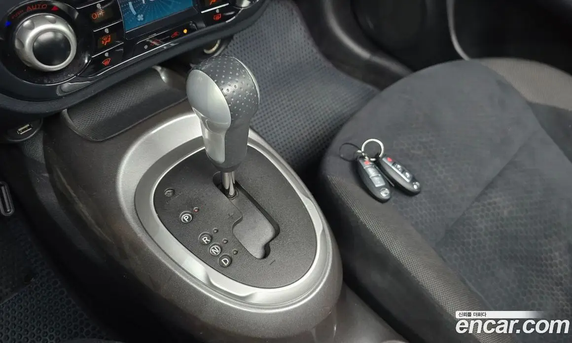 Nissan Juke 2014 1.6 автомат (гидро), фото 9