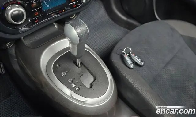 Nissan Juke 2014 1.6 автомат (гидро), миниатюра 9